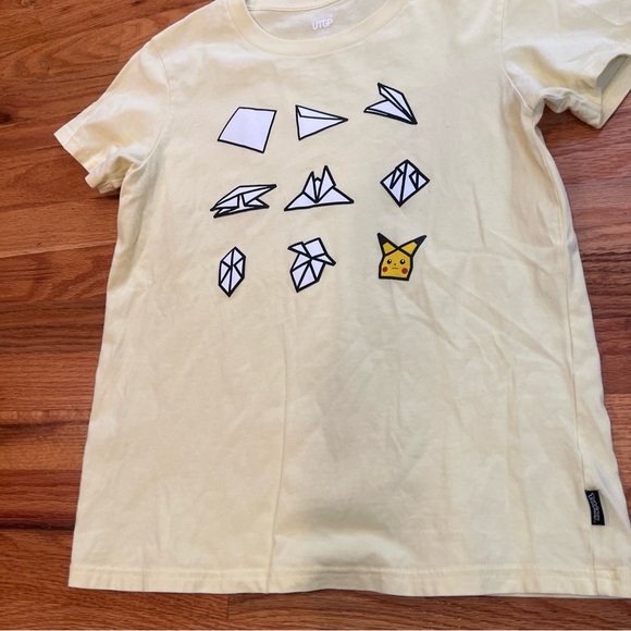 UNIQLO Pokemon UT Pikachu Origami T-shirt Yellow from Japan Rare Small - Picture 2 of 9